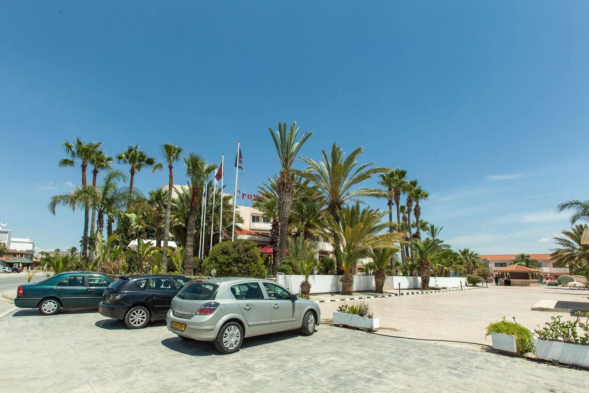 Crown Resorts Henipa Larnaca Exterior photo